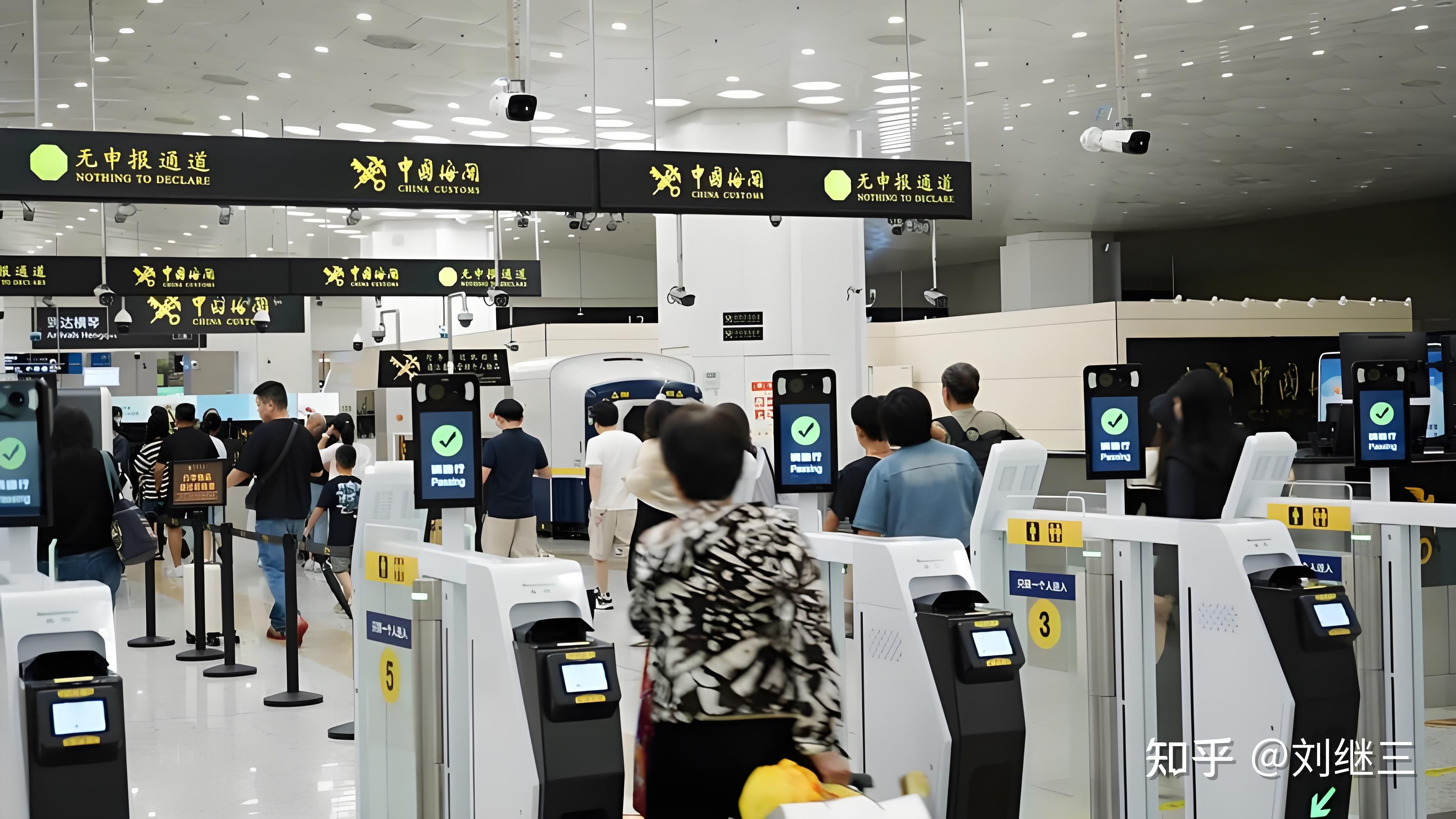 暑运期间732.8万人次自上海两大机场口岸出入境